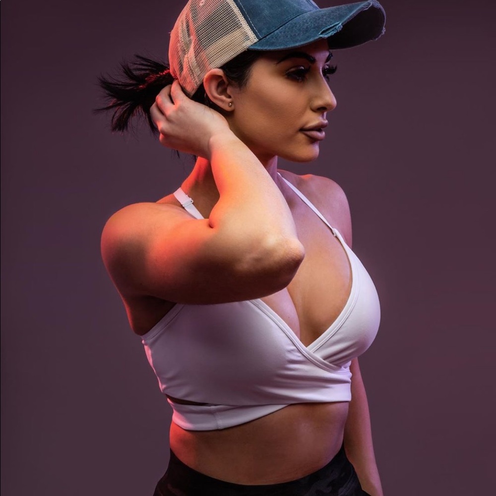 Alphalete Wrap Bra - White